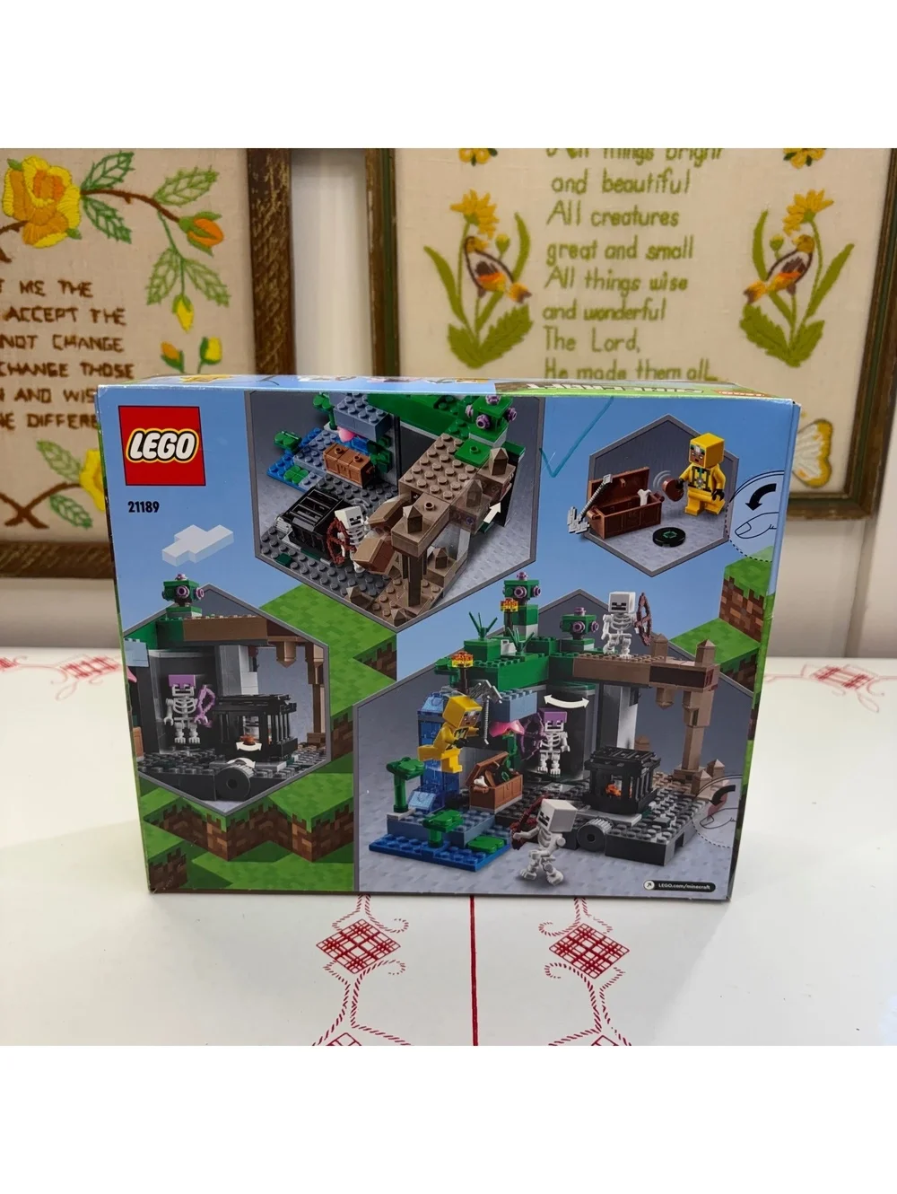 Minecraft the Skeleton Dungeon Lego set 21189 new in box with light box wear